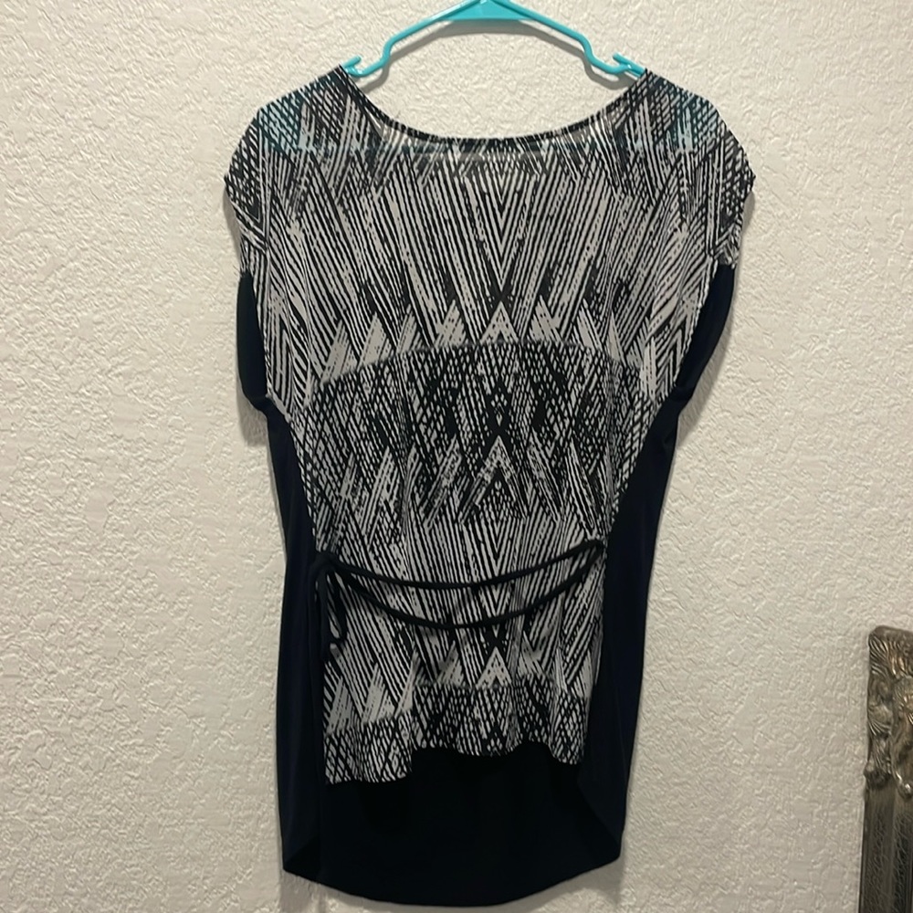 IZ Byer top size medium